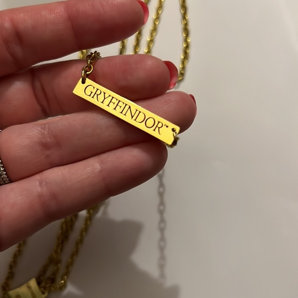 Harry Potter Gryffindor 3 strand necklace - Picture 5 of 5